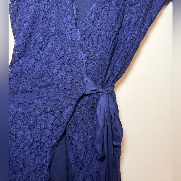 Diane von Furstenberg Navy Lace Wrap Dress – Size 6 - Picture 5 of 8